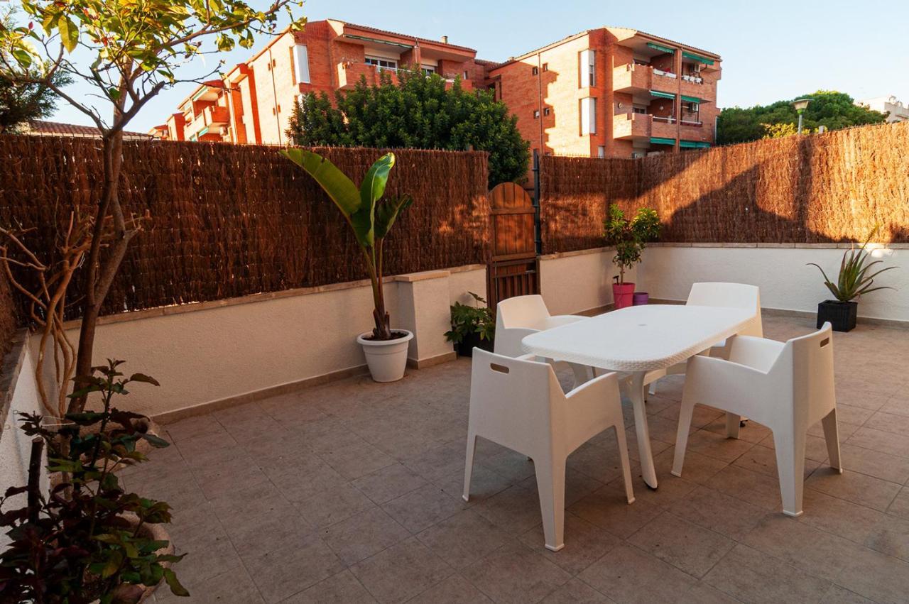 Near Beaches Large Private Patio, Aircon & Community Pool Комарруга Экстерьер фото