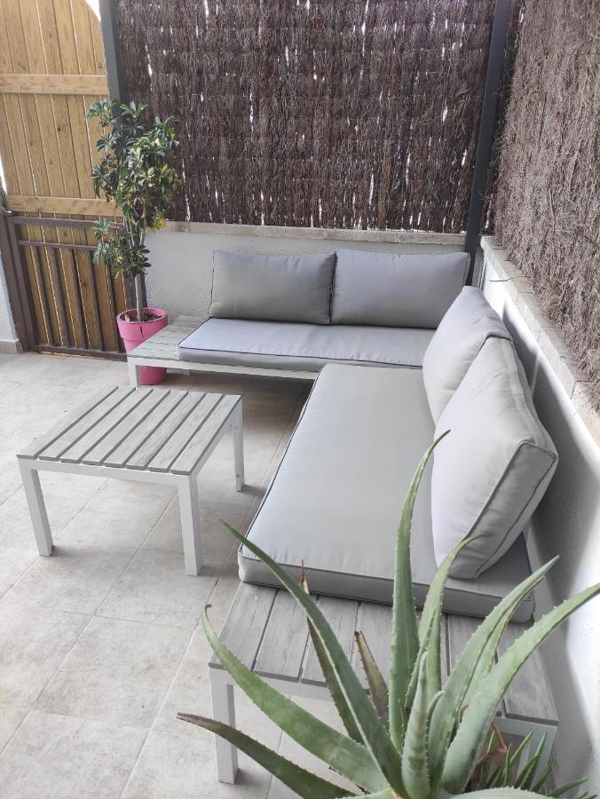 Near Beaches Large Private Patio, Aircon & Community Pool Комарруга Экстерьер фото